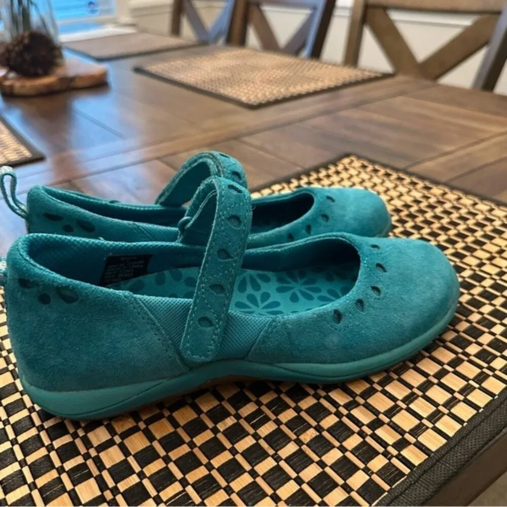 L.L. Bean stylish teal
